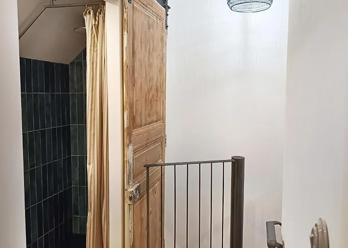 La Maison Du Port De - Romance *